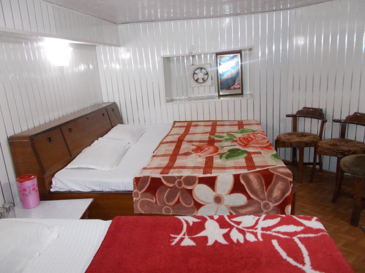 Hotel Darpan Nainital Luaran gambar
